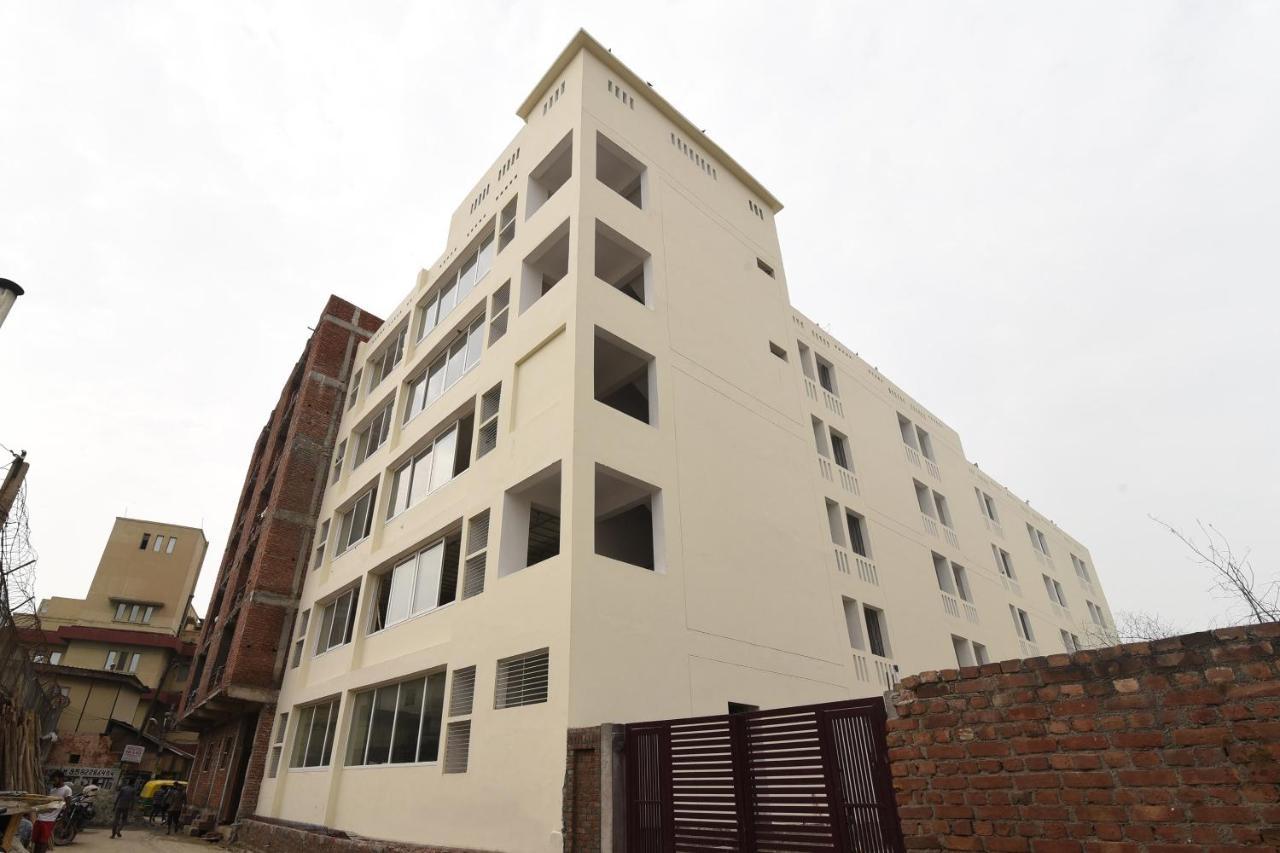 Capital O 13310 Noida Suites Εξωτερικό φωτογραφία
