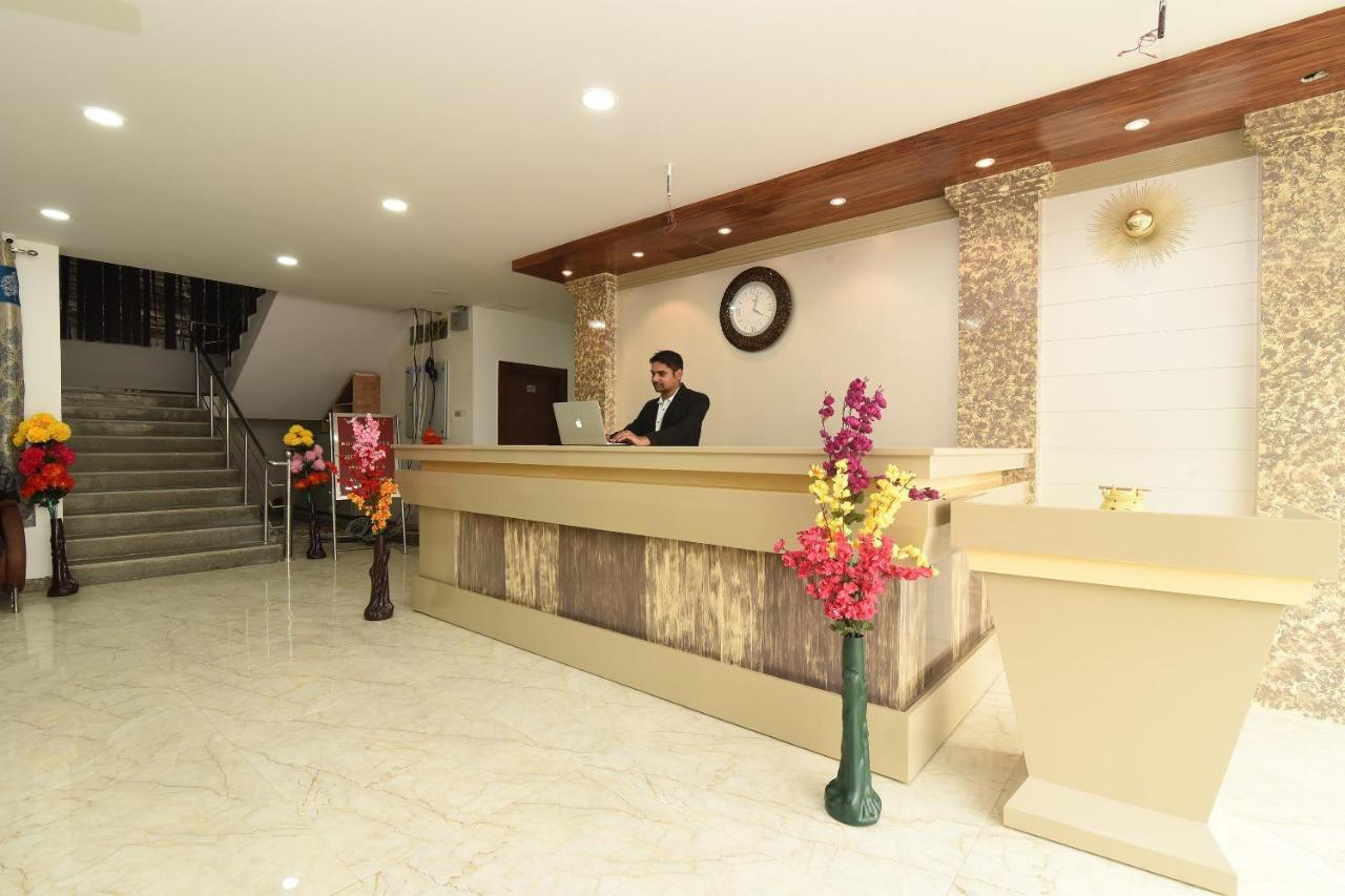 Capital O 13310 Noida Suites Εξωτερικό φωτογραφία