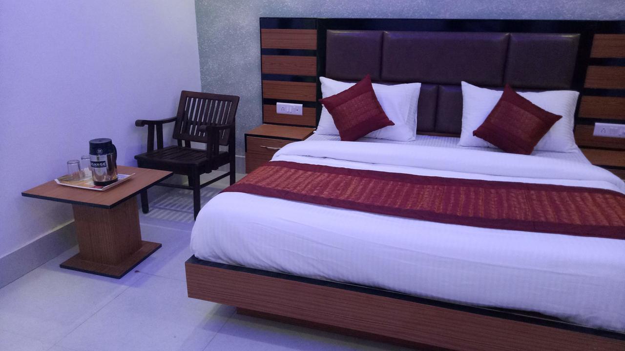 Capital O 13310 Noida Suites Εξωτερικό φωτογραφία