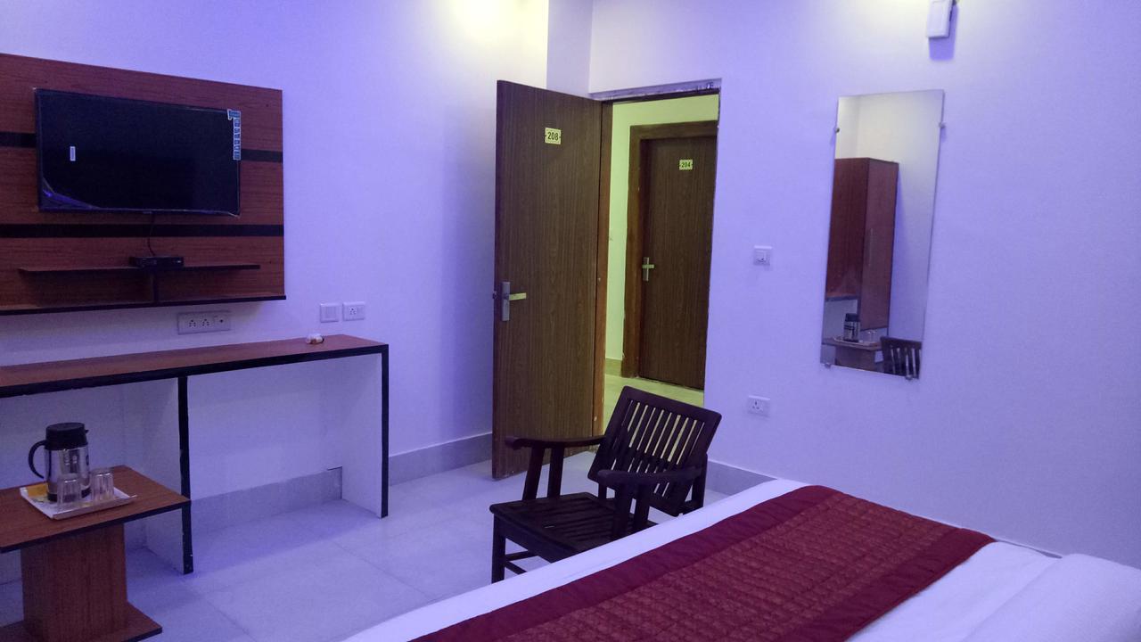 Capital O 13310 Noida Suites Εξωτερικό φωτογραφία