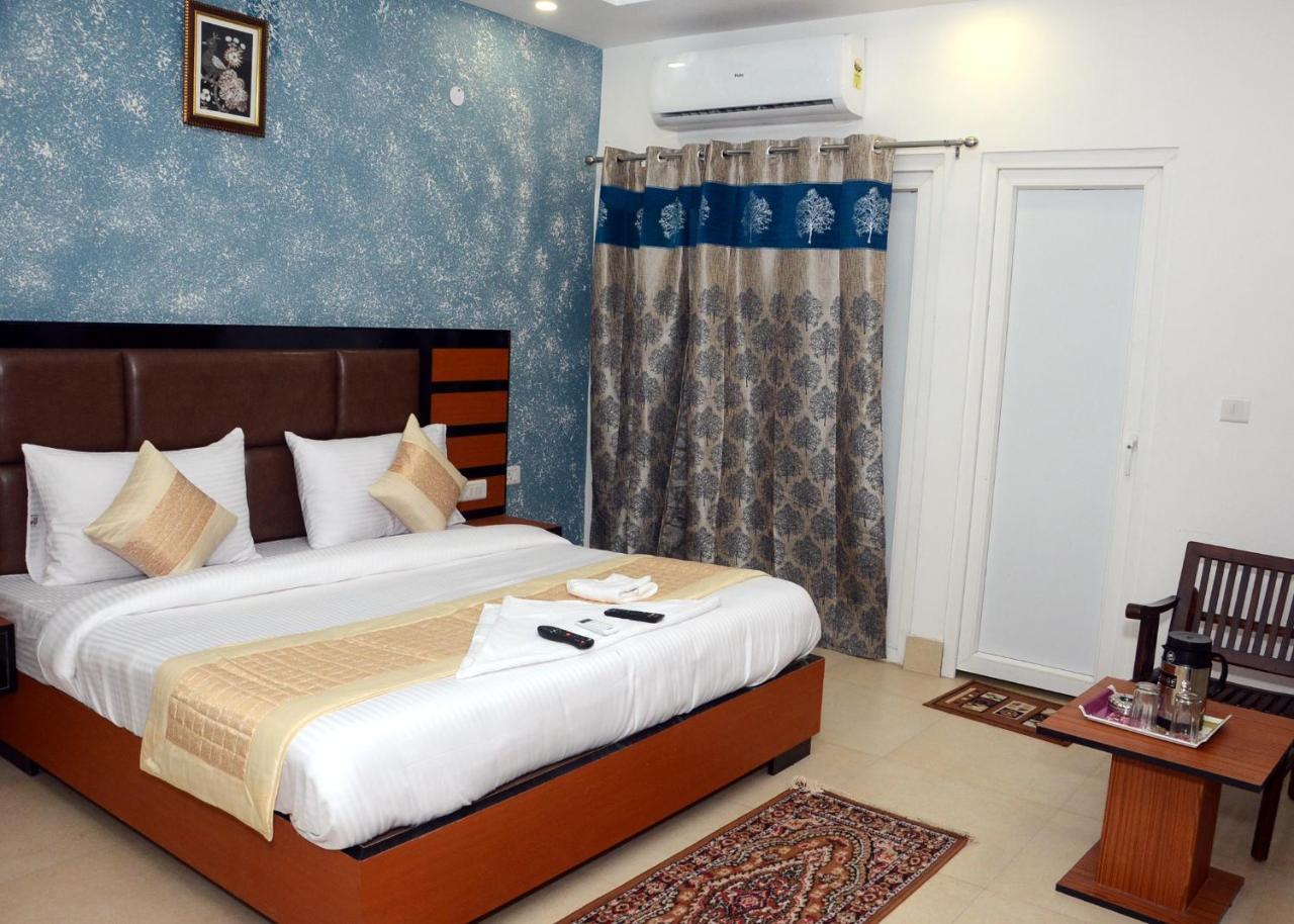 Capital O 13310 Noida Suites Εξωτερικό φωτογραφία